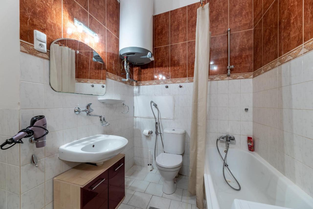 Spacious 3 Bedroom Apartment In The Heart Of Praha Exteriér fotografie
